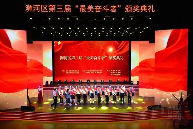 初二女生网恋要跟班主任说吗？游戏画面